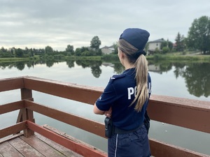 policjantka nad wodą